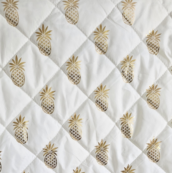 Simply Southern White & Gold Pineapple Quilted Sleeveless Puffer Vest Size Small - Picture 15 of 16